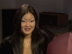 Lucy Lee lässt sich tief in den asiatischen Arsch bumsen Lucy Lee lässt sich tief in den asiatischen Arsch bumsen