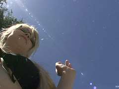 Blondes Nerd-Brillengirl im Schlafzimmer gefickt Blondes Nerd-Brillengirl im Schlafzimmer gefickt