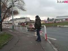 Teen fickt mit altem Sack im Freien Teen fickt mit altem Sack im Freien