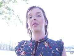 youporn-pornos deutsche-pornos anal-pornos blasen-pornos ficken von hinten, arsch bumsen, outdoor blowjob, brünette frau, rasierte brünette, deutsche frau