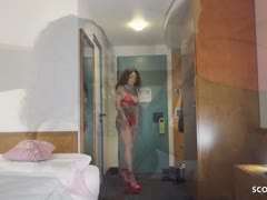 deutsche-pornos xnxx-pornos schwarzhaarige-pornos blasen-pornos pralle titten, tätowierte schlampe, deutsche milf, schwarzhaarige milf, schwarzhaarige beim blasen, rasierte schwarzhaarige