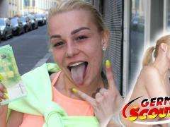 redtube-pornos deutsche-pornos minititten-pornos blondinen-pornos schwanz reiten, blondes girl, dusche, rasierte blondine, mund bumsen, taschengeld, kleine hupen