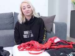 redtube-pornos deutsche-pornos amateur-pornos blondinen-pornos blondes girl, doggystyle, pralle möpse, deutsche blondine, anspritzen, casting