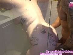 deutsche-pornos dicke-und-fette-pornos grosse-aersche-pornos ficken von hinten, cumshot ins gesicht, mollige schlampe, schwarzhaarige ficken, deutsche amateure, sex im stehen