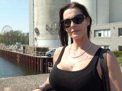 deutsche-pornos grosse-titten-pornos milf-pornos anal-pornos arsch bumsen, deutsche milf, dicke möpse, doggystyle, dunkelhaarig, casting