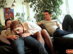 Deutsche Ehefrau steht auf Dreier