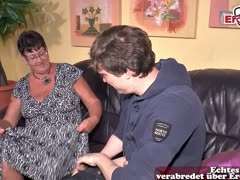 deutsche-pornos oma-pornos naturtitten-pornos dicke hupen, tätowiert, sexy hausfrau, brille, naturbrüste, reife hausfrau